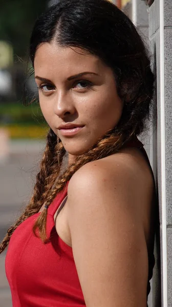 Pretty Teen Girl spletené vlasy — Stock fotografie