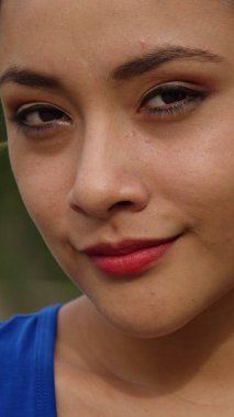 genç çekici Latin asıllı kadın 