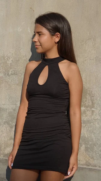 Teen Girl Wearing Dress Or Skirt — Stock Photo, Image