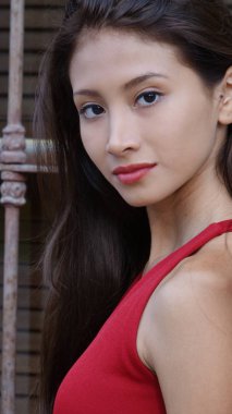 Genç ve güzel bir kız