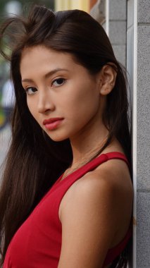 Ciddi İspanyol kişi