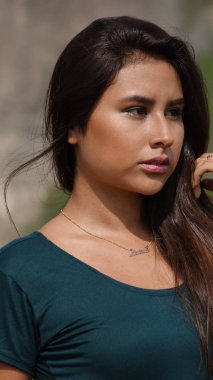 Genç kadın ve güzellik