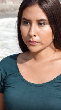 Heyecansız güzel kişi