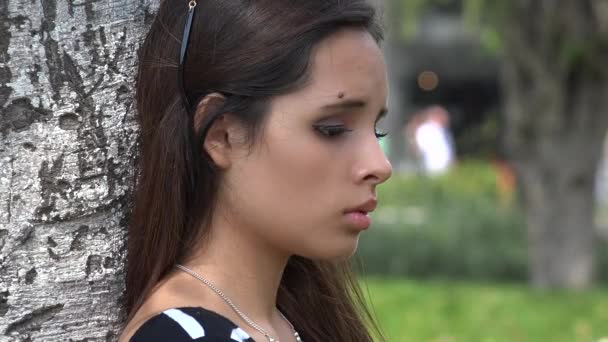 Ragazza adolescente e depressione — Video Stock