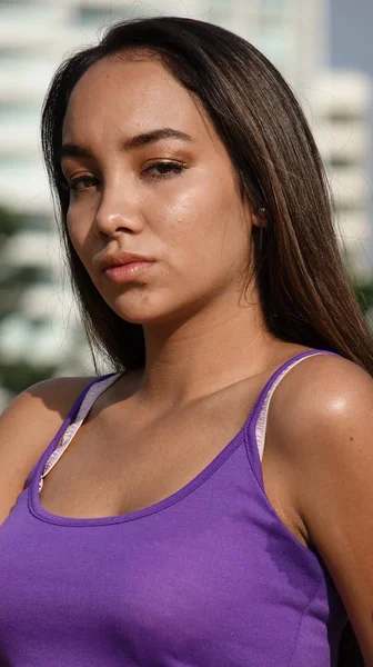 Красиві латиноамериканського дівчина — стокове фото