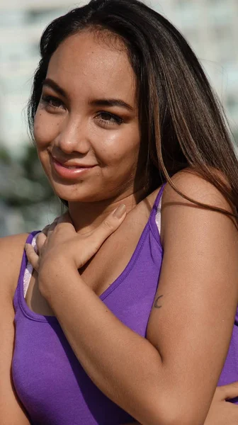 Hispanic Girl In Love — Stock Photo, Image