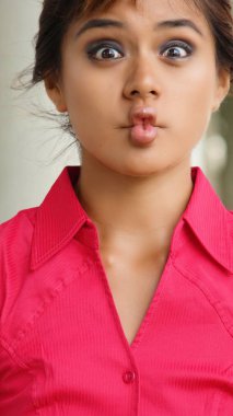 Komik surat genç Perulu kız