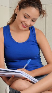 Öğrenci not defterinde yazılı