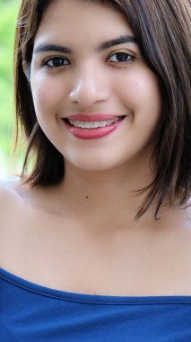 Çok gülümseyen bir insan