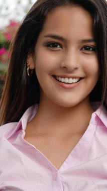 Perulu erkek gülümseyen