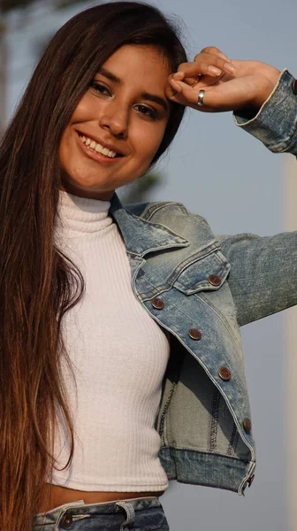 Hispanic Teen With Long Hair — Stock Photo, Image
