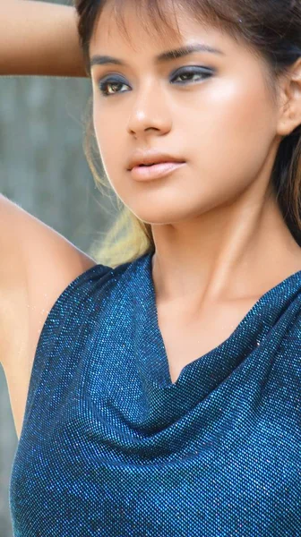 Güzel Kadın ve Endişe