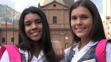 Mutlu genç öğrenciler