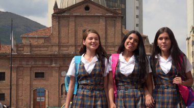 Farklı kız öğrenci