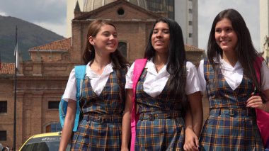 Okuldan sonra kız öğrenci