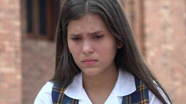 Üzgün veya endişeli erkek