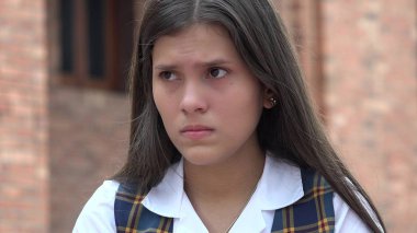 Üzgün veya endişeli erkek