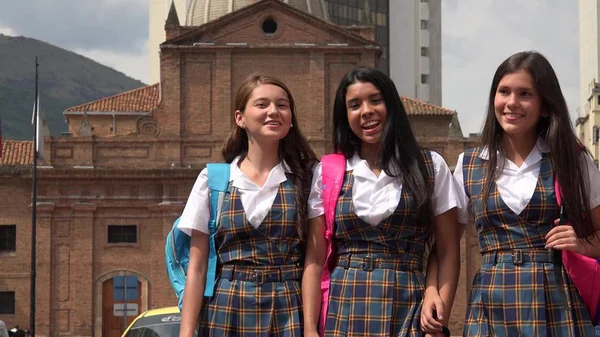 mutlu kız öğrenci