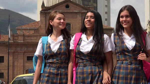 Okuldan sonra kız öğrenci