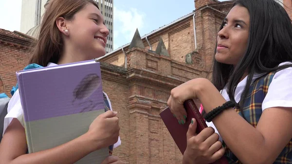 Teen öğrenci düşünme veya karar verme