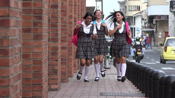 Heyecanlı genç kız öğrenci