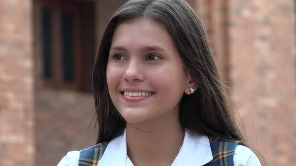 Feliz adolescente feminino — Fotografia de Stock