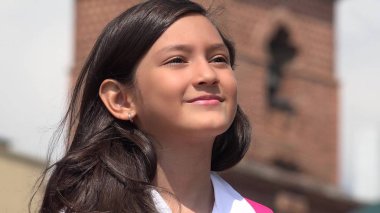 Genç kız ve mutluluk