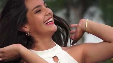 Mutlu gülümseyen güzel kadın Teen