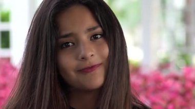 Çok güzel kadın genç