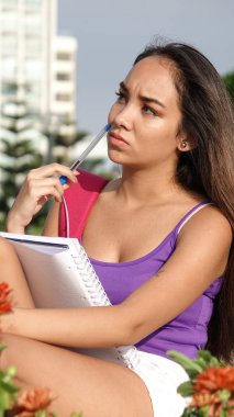 güzel kız öğrenci