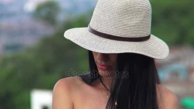 mutsuz bir genç kız