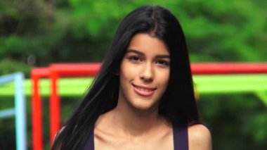 Bahçesi çok İspanyol Teen