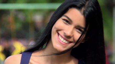 Mutlu İspanyol Teen