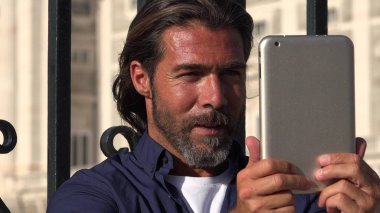 Erkek tablet kullanma