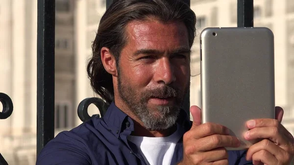 Erkek tablet kullanma