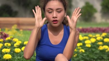 Genç İspanyol kadın stres ve anksiyete