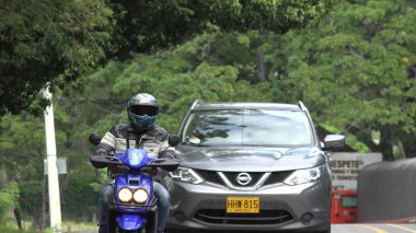 Tehlikeli sürüş motosiklet Tailgating