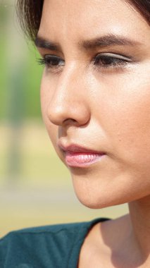 Genç kız genç ve endişe