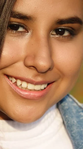 Cara de muito feminino — Fotografia de Stock