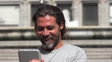 Erkek tablet kullanma