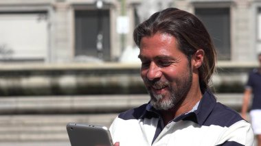 Avrupa erkek kullanarak Tablet