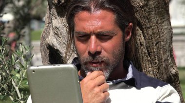 Erkek tablet kullanma