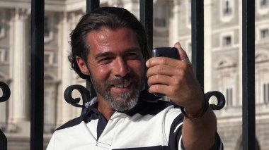 Yakışıklı erkek Selfy