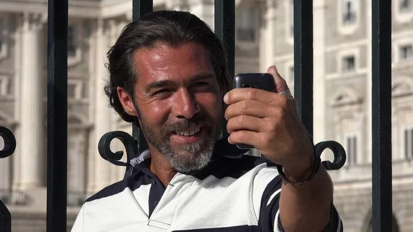 Yakışıklı erkek Selfy