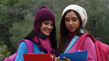 Kız öğrencilerin soğuk hava