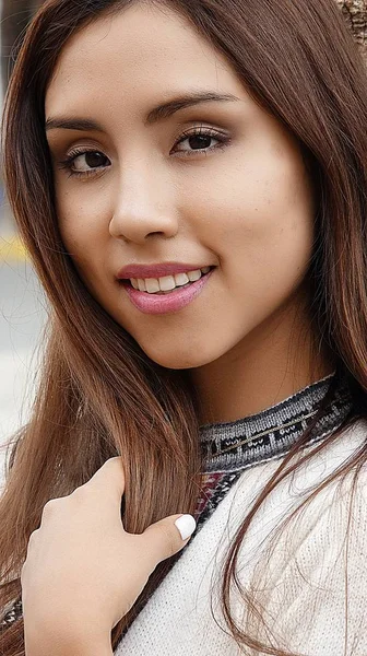 Genç İspanyol güzel kadın