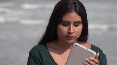 Kadın Teen tablet kırık