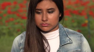 Üzgün kadın İspanyol Teen
