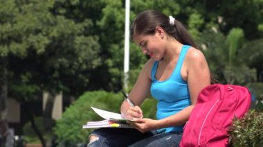 Erkek üniversite öğrenci çizim