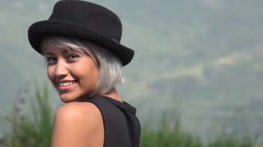 Seksi çekici genç kadın